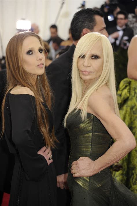 donatella versace sfilata con gianni|donatella versace children.